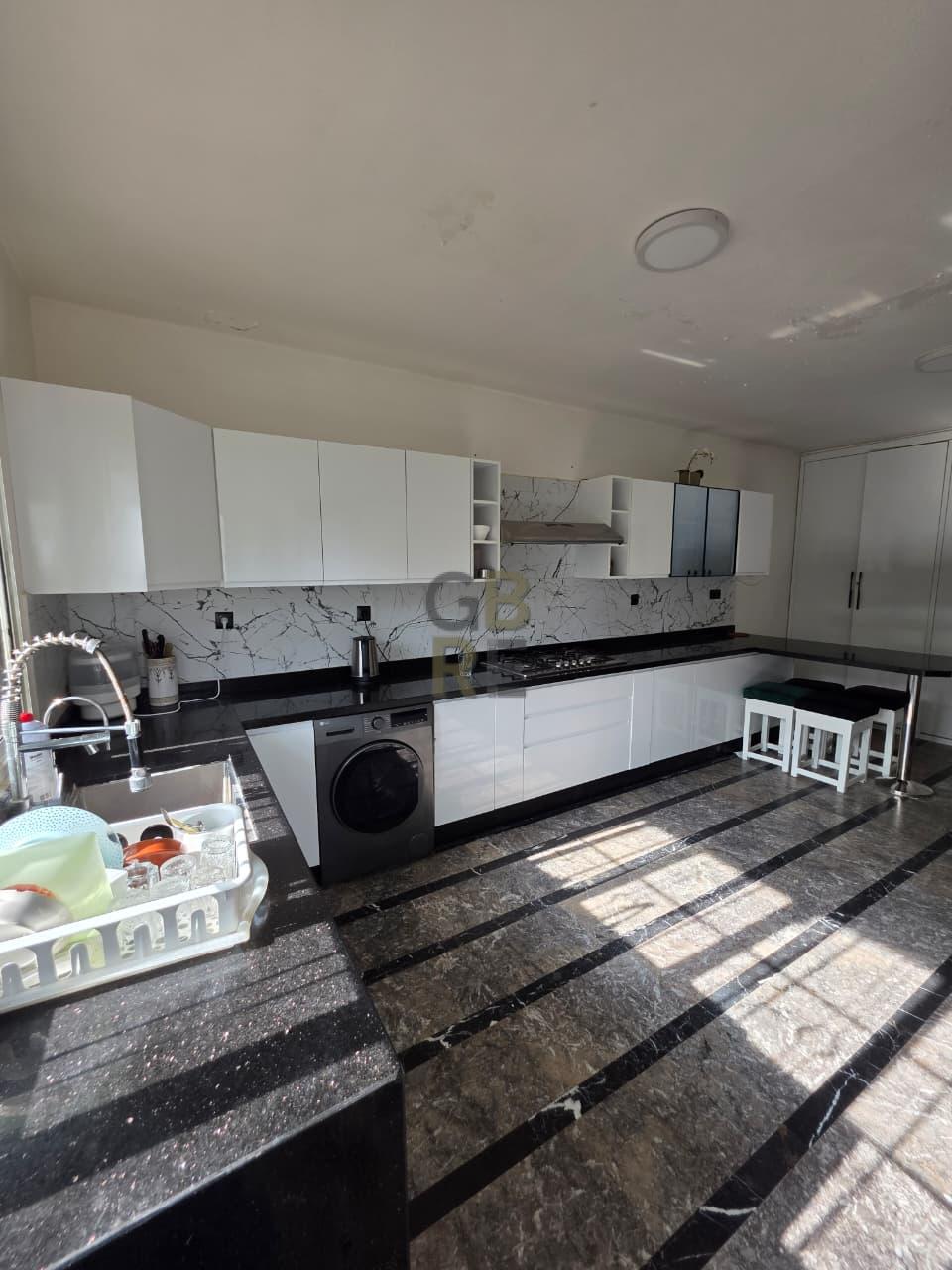 Villa 625 m² à Les Orangers — 7