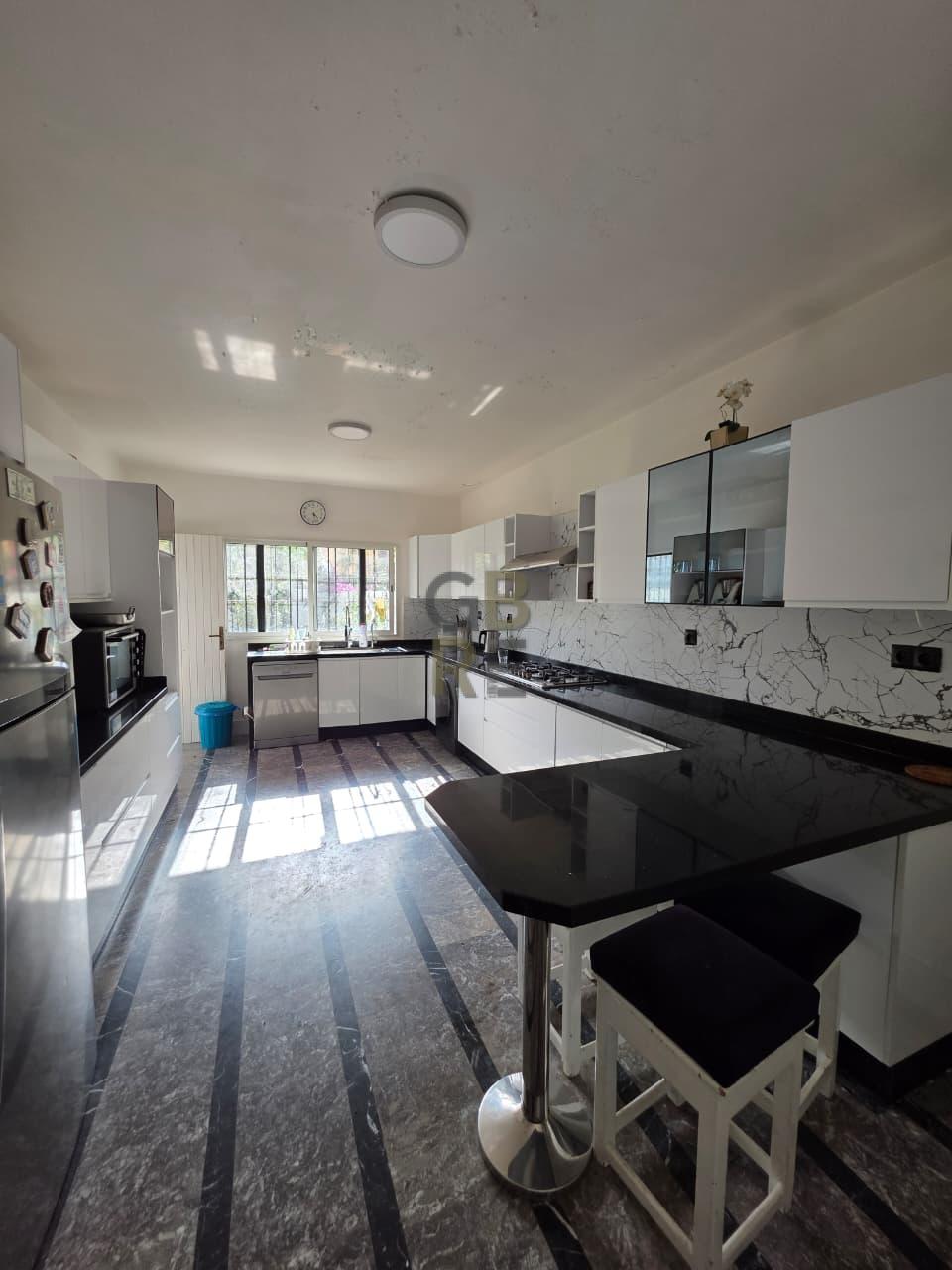 Villa 625 m² à Les Orangers — 8