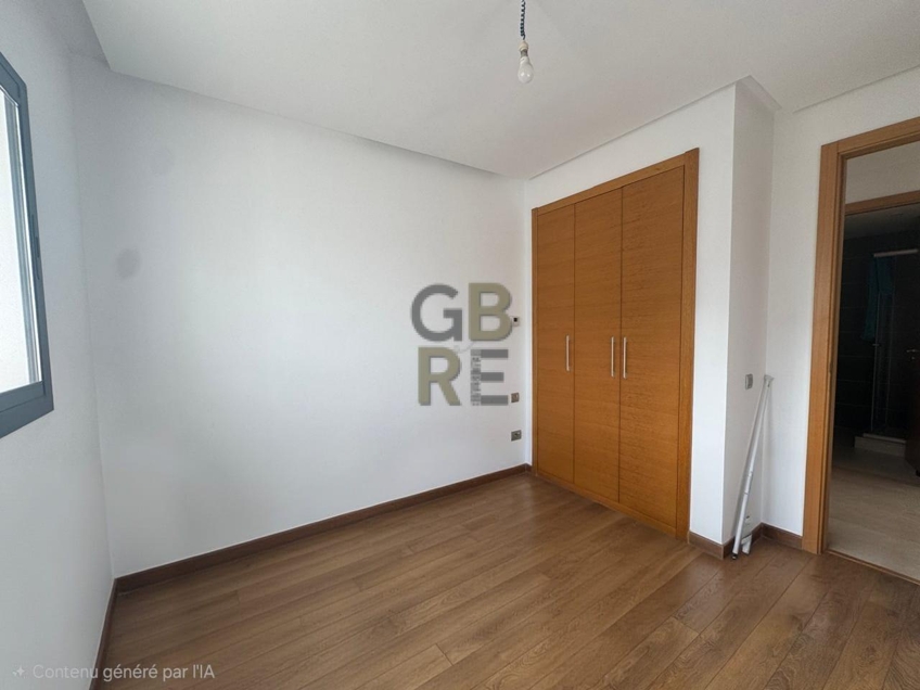 Bel appartement vide en location dans une résidence avec piscine à Prestigia